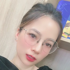 TRẦN THỊ HUYỀN TRANG