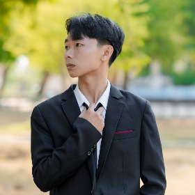 VÕ NỮ HOÀNG YẾN