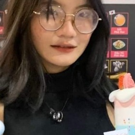 Trần Ngọc Tuyết Vi 