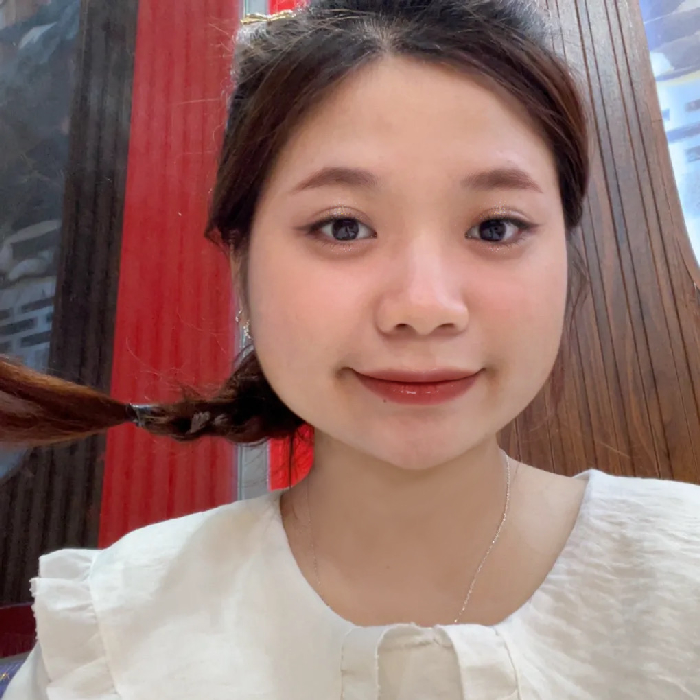 TRẦN KHÁNH HUYỀN 