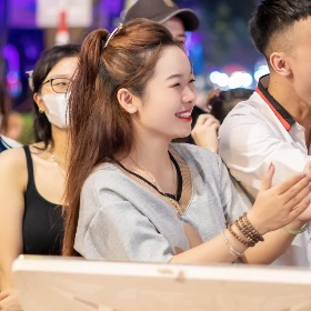 Bùi Thị THU HẰNG