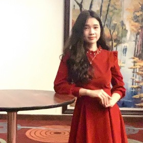 Phạm Ngọc Thùy Linh