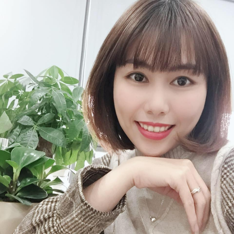 HOÀNG TUYẾT TRINH 