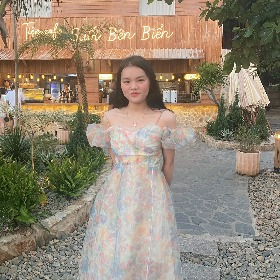 HUỲNH HỒNG CẨM