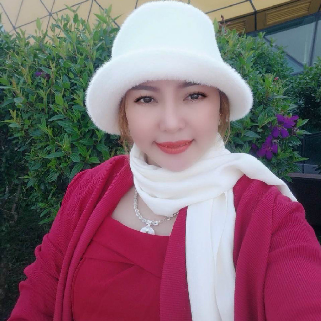 HỒ THỊ CẨM NHUNG