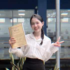 Vương Hồng Hồ Điệp