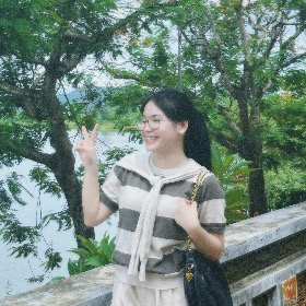 hUỲNH THỊ kHÁNH LINH