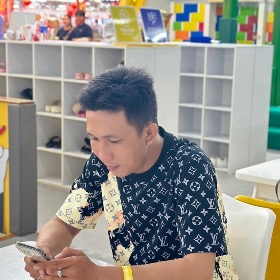 Nguyễn Hoàng Tân
