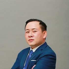 Hoàng kim Hùng