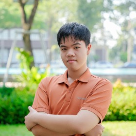 Nguyễn Hoàng tiến