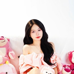 Hoàng Bùi Cẩm Tú