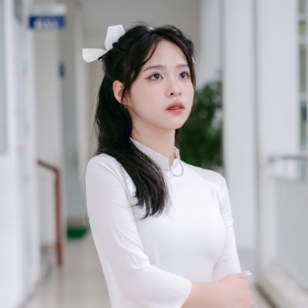 Hoàng Thùy Linh