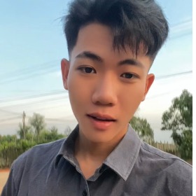 Phạm Việt Hoàng